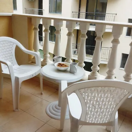 Apartment 32 Royal Sun *